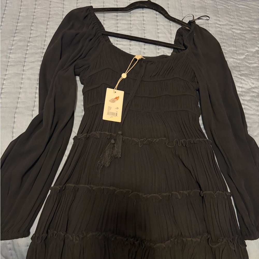 Chelsea & Violet Black Long Sleeve Dress